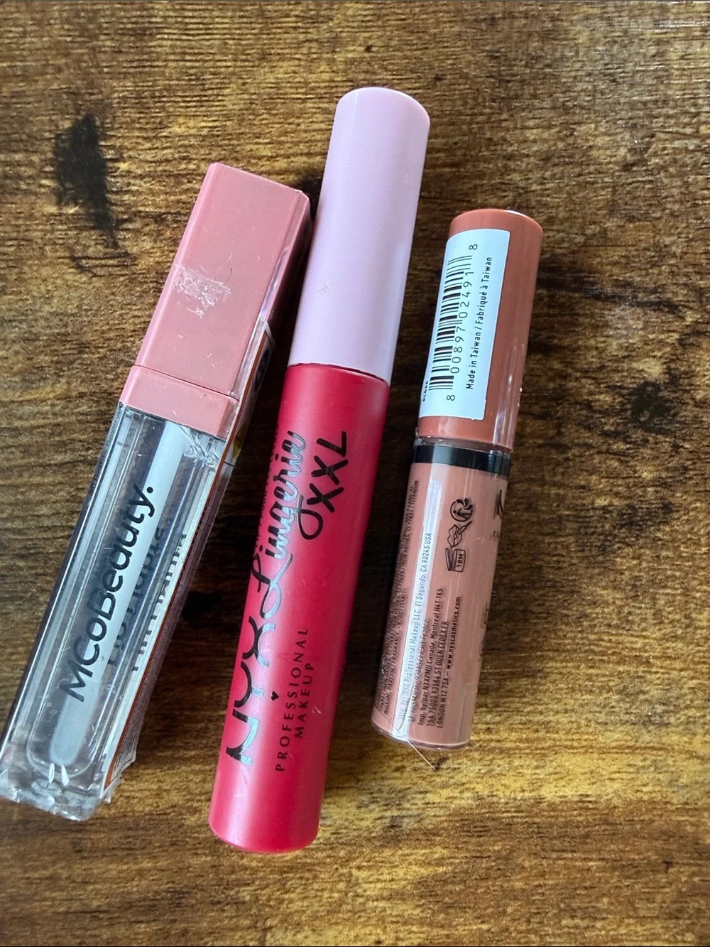 Lip Plumper XXL in Red with Nude & Pink Accents